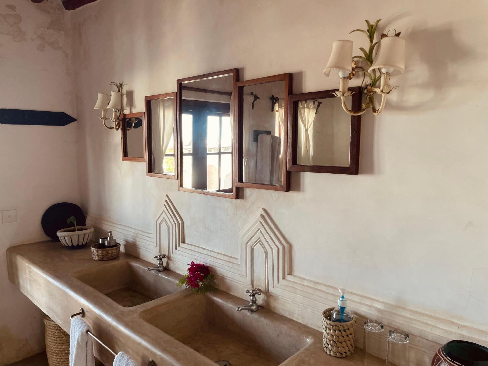 Authentic Swahili Style Villa Milele House Ламу Екстериор снимка